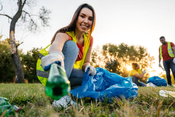 Best Yard Waste Removal  in West Chicago, IL